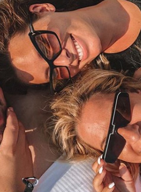 Dominika s priateľmi