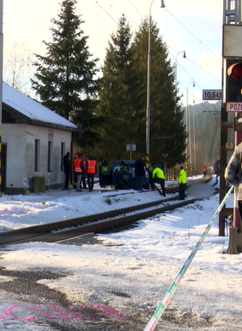 Pri tragickej nehode vyhasol život mladíka. Cez železničné priecestie sa vydal aj napriek výstražnej signalizácii