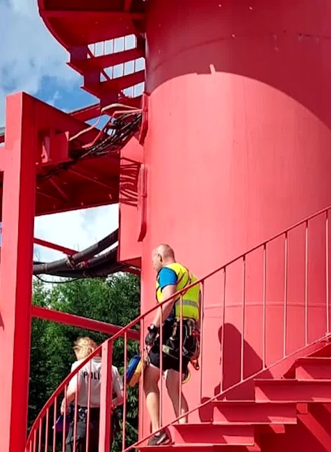 [multi] Smrtelny pad z vysielaca 4179