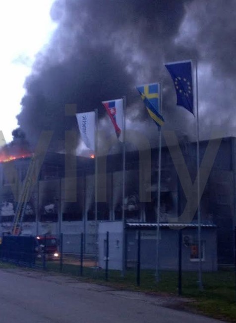 Fiľakovo - požiar fabriky Dometic Slovakia 4