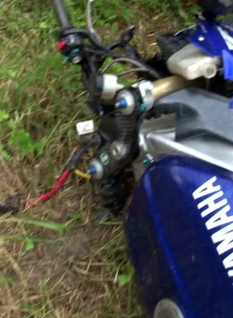 [multi] KN Motorkár narazil do zvodidiel 1550