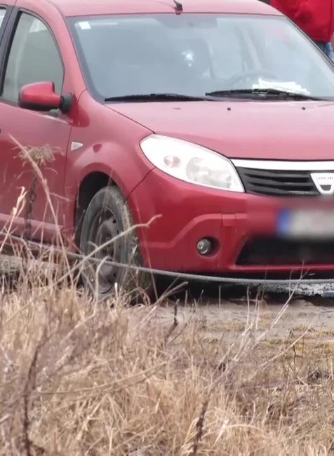 [multi] Mrtvola v aute 6553