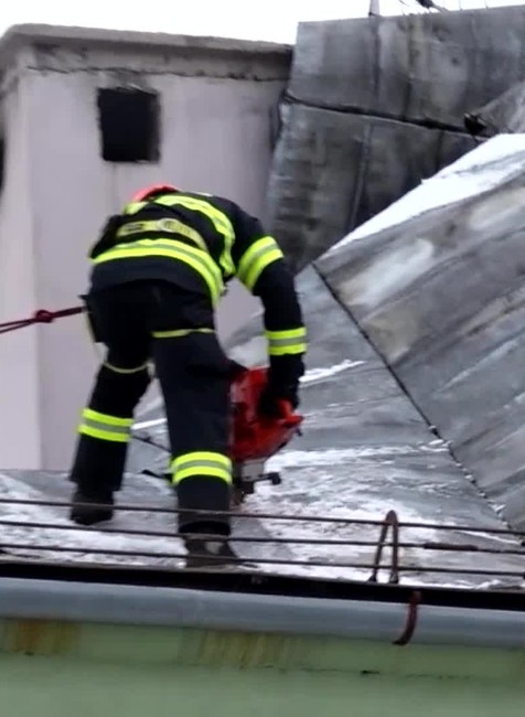 [multi] WEB_pojedincova-odtrhnuta_strecha 1127