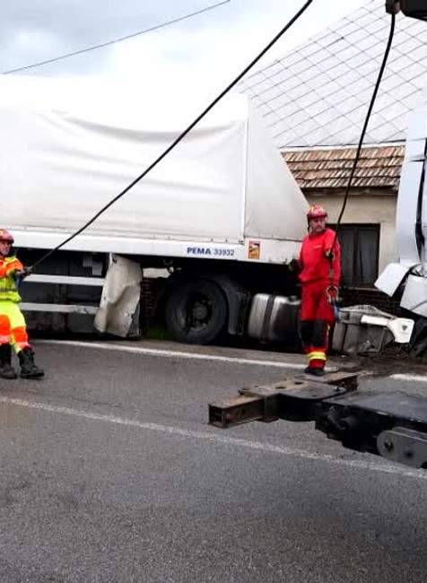 [multi] kamion nehoda 5373