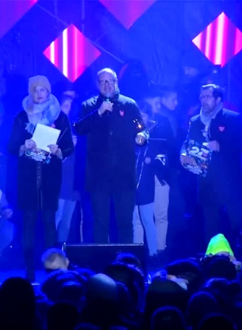 [multi] Poľský starosta, ktorého útočník bodol do brucha a srdca, je vo vážnom stave 9272