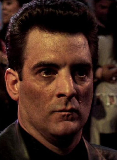 Joseph Siravo v Carlitovej ceste