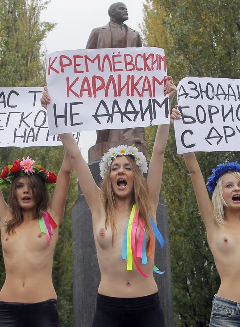 Vyzlečené ukrajinské feministky 4