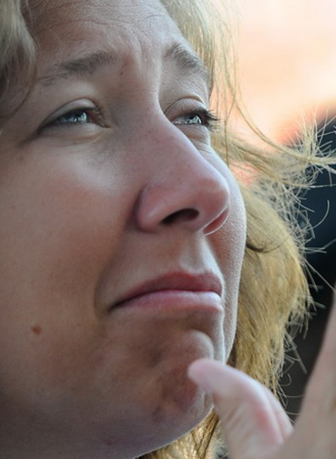 festival pohoda-zena sa modli-slzy