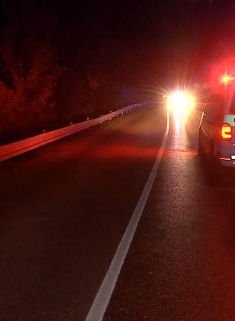 Vodič zaparkoval na streche. Do priekopy vzal zo sebou zábradlie aj zvodidlo