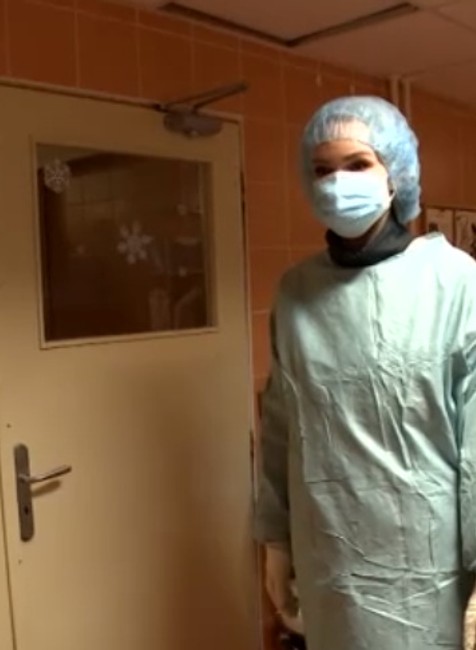 Alena Stračiaková v špeciálnom ochrannom odeve