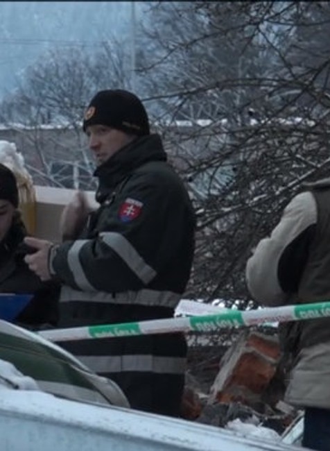 Práce na paneláku sa skončili tragédiou. Mladíkovi nedokázali pomôcť ani záchranári