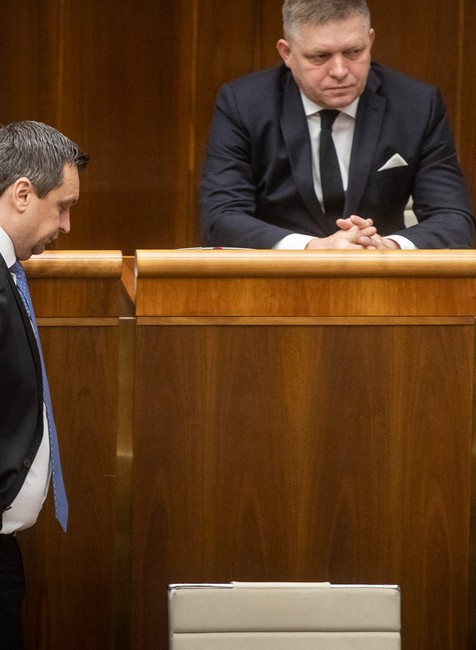 Andrej Danko odchádza z rokovacej sály NR SR 