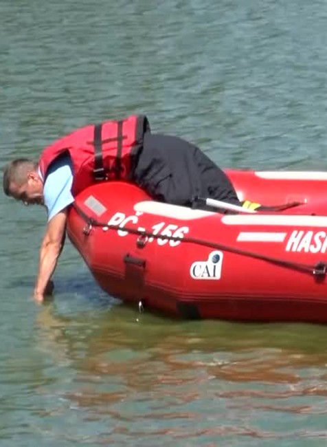 Muž si šiel zaplávať a už sa nevynoril. Kamaráti mu nedokázali pomôcť