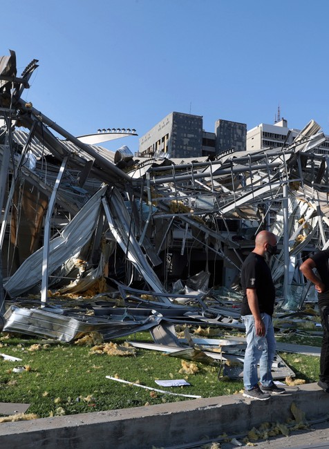 Ničivé výbuchy v Bejrúte majú viac ako sto obetí.