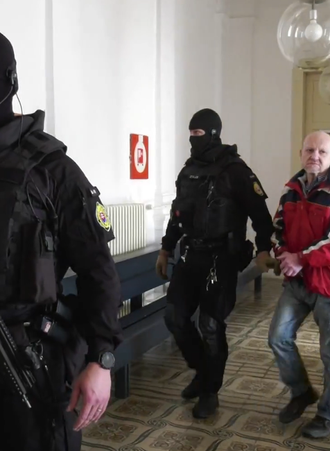 recidivista kavicky na sude 1