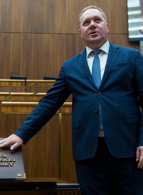 poslanec Richard Vašečka koalícia OĽaNO a priatelia Kresťanská únia a Za ľudí Slovensko