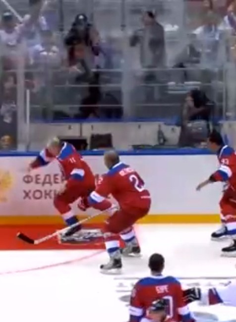 Nečakaný pád Putina. Svedkami boli stovky divákov