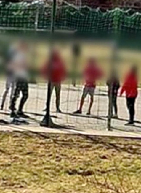 Niektorí tínedžeri nariadenia ignorujú. TV JOJ kontaktovala diváčka, ktorá je svedkom ich stretnutí