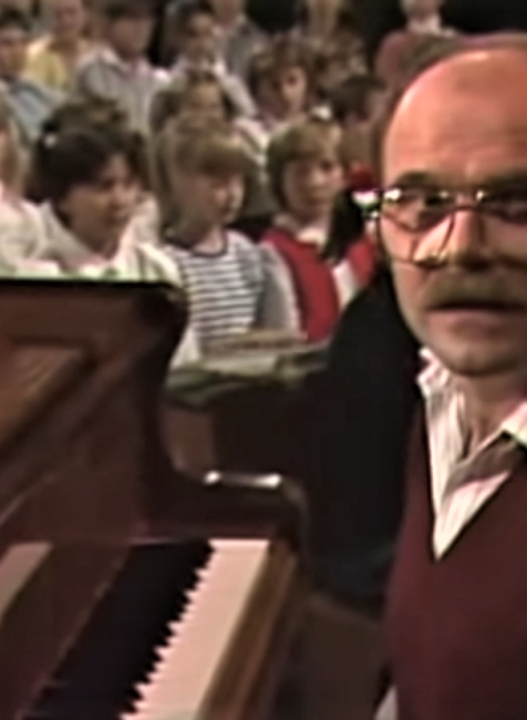 Screenshot_2020-06-02 Neopouštěj staré známé, Hodina zpěvu (Uhlíř, Svěrák) - YouTube