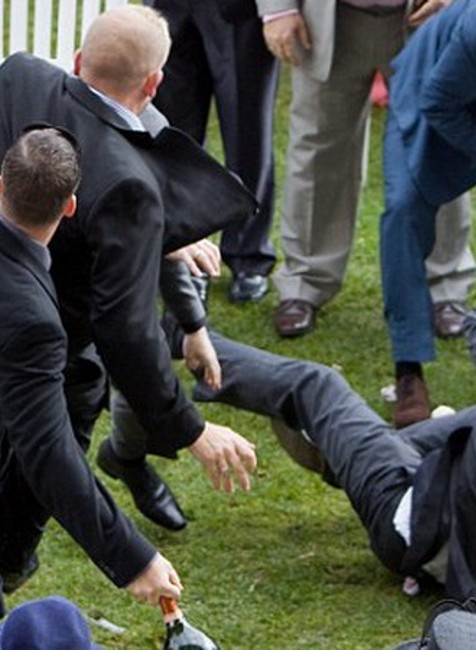 Dostihy Royal Ascot skončili bitkou