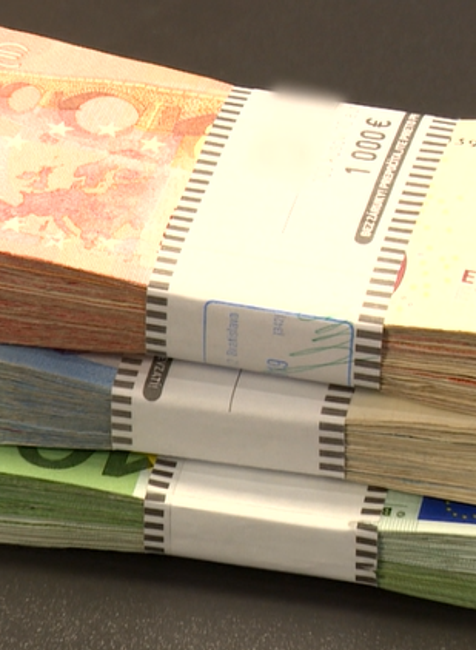 peniaze, korupcia, úplatok, ilustračné foto