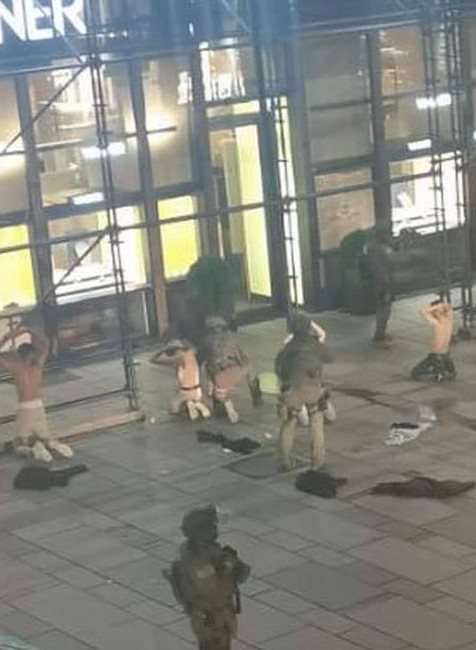 Teroristický útok vo Viedni má už štyri obete. 