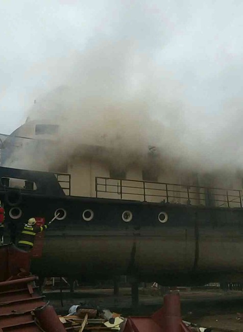 požiar lode v lodenici vo Vlčom hrdle