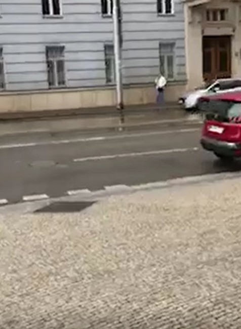 Zrážka mladej ženy v centre Bratislavy 