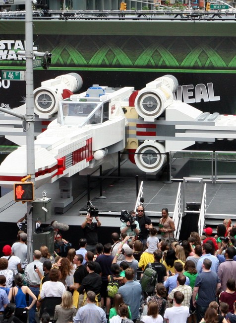 Lego vesmírna bojová loď New Zork Times Square