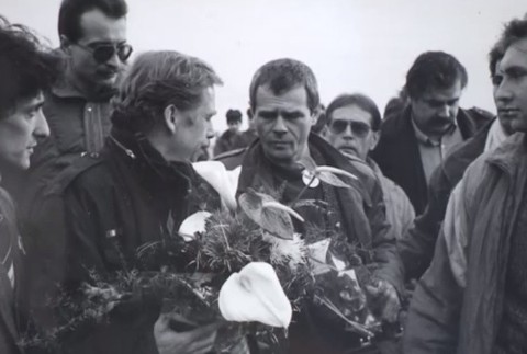 Pre Francúzov je Milan Kňažko ako rytier. Dostal od nich významné ocenenie