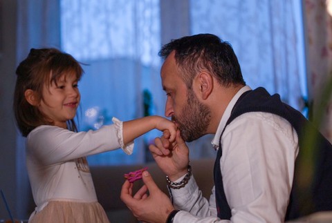 Zábery z videoklipu Celeste Buckingham a Ondreja Kandráča - Tisíc a jedna noc