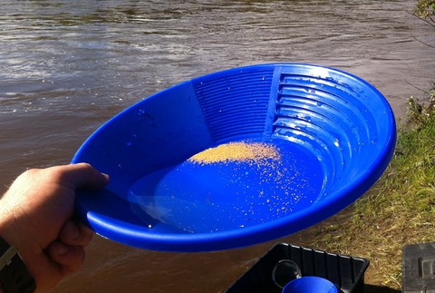 Slovák na Aljaške: Ak na veľkú potrebu, tak len so zbraňou a lopatou