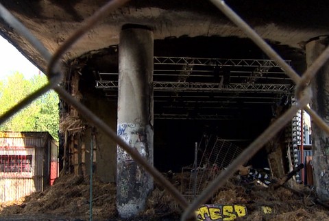 Požiar na železničnej zastávke. Rondel zostal pre cestnú a vlakovú dopravu uzavretý