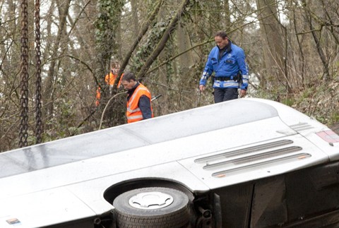 Autobus nehoda havária Belgicko zničené záchranári