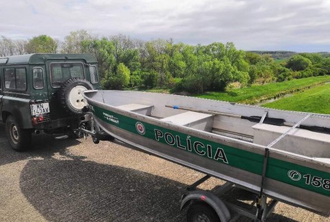 Bezvládne telo muža vo vodnej nádrži v Bolerázi 