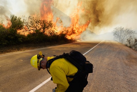 Kalifornia požiar oheň plamene hasiči
