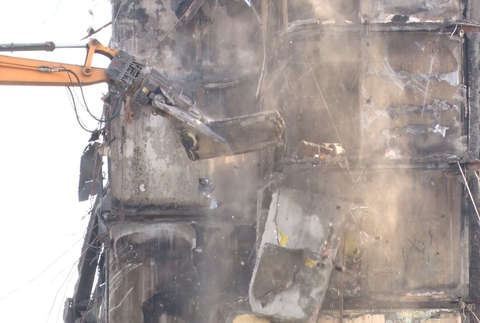 Osud prešovského paneláka je spečatený, zostali už len sutiny