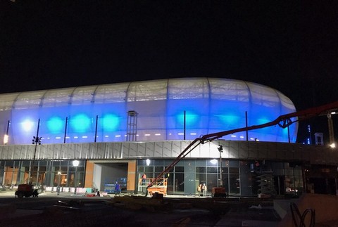 FOTO: Nový futbalový štadión sa konečne rozsvietil