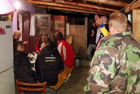 Expedícia v Rumunsku, prvé stretnutia