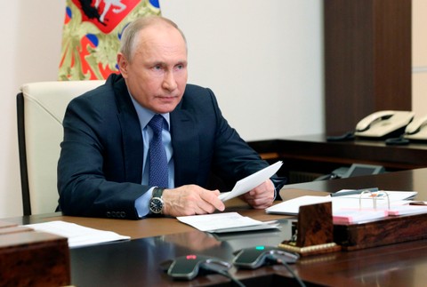 Putin počas telefonátu s ďalšími ruskými predstaviteľmi