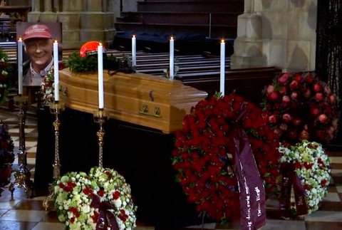 Posledná rozlúčka s legendou F1 Nikim Laudom