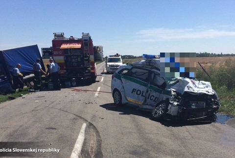 Policajti, nehoda, smrť,Pribeta