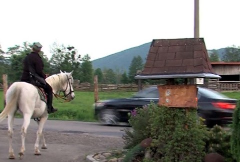 V sedle za pápežom 