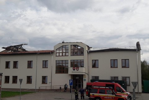 Oprava strechy po požiari v materskej škole