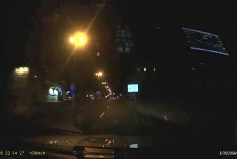 Cestný pirát pod vplyvom drog. Nezastavili ho ani výstrely