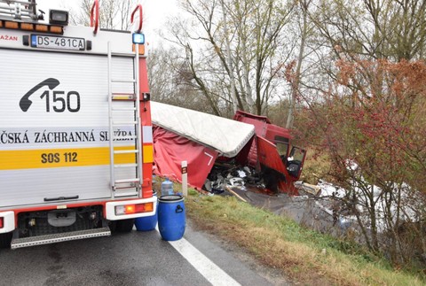 FOTO: Tragická nehoda pri Dunajskej Strede. Cestu uzavreli