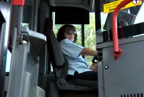 Ľubica po práci šoféruje trolejbus bratislavskej MHD. Nemusí, je to jej koníček