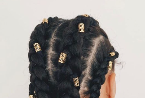  Tina v oblasti vlasov rada experimentuje