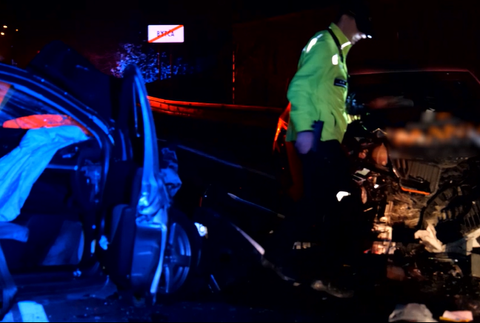 Na rovnom úseku v Bytči došlo k čelnej zrážke. V protismere sa náhle zjavilo protiidúce auto 