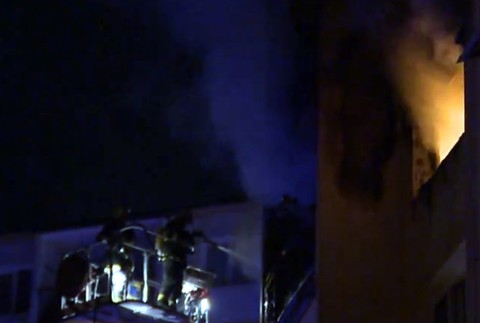 Oheň v paneláku môže byť fatálny. Odborník radí, ako sa správať a nepanikáriť